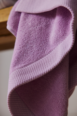 70109-0001-04-12_1; 70110-0001-04-06_1; Finlayson Hali Kylpypyyhe Liila / 70x150 cm