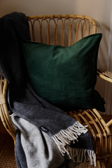 81826-0300-06-04_1; Finlayson Lumoava Koristetyynynpäällinen Tummanvihreä / 50x50 cm