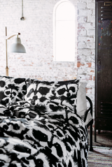 60652-4682-03-06_10; Finlayson Pesue Pussilakanasetti Musta / Valkoinen / 150x210 + 50x60 cm