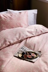 60712-5488-03-06_1; Finlayson Katveessa Satiinipussilakanasetti Vaaleanpunainen / Luonnonvalkoinen / 150x210 + 50x60 cm