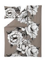 CT002753-1102; Finlayson Alma Pussilakanasetti Mokka / 150x210 cm