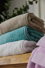 70109-0001-01-12_1; 70109-0001-07-12_1; 70110-0001-07-06_1; 70110-0001-02-06_1; 70110-0001-01-06_1; 70112-0001-07-06_1; Finlayson Hali Kylpypyyhe Sinivihreä / 90x180 cm