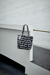 80228-5425-01-10_1; Finlayson Tom of Finland Proud Kangaskassi Musta / Valkoinen / 45x42 cm