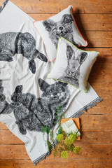 80821-5035-01-04_3; Finlayson Kettu Koristetyynynpäällinen Musta / Valkoinen / 50x50 cm