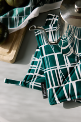 80017-3435-54-10_1; Finlayson Coronna Patalappu 2kpl Tummanvihreä / 22x22 cm