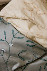 60712-5132-05-06_4; Finlayson Misteli Satiinipussilakanasetti Salvianvihreä / 150x210 + 50x60 cm