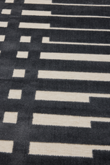 109423-9700_1; 109422-9700_1; Finlayson Ristikko Midfloor Rug Antrasiitti / 140x200 cm