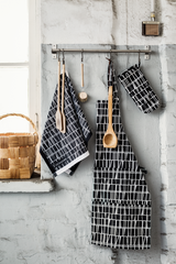 80040-3435-01-10_1; Finlayson Coronna Essu Musta / Valkoinen / 70x85 cm 