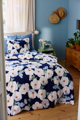 60652-5503-02-06_1; Finlayson Ruusa Pussilakanasetti Tummansininen / Salvianvihreä / 150x210 + 50x60 cm 